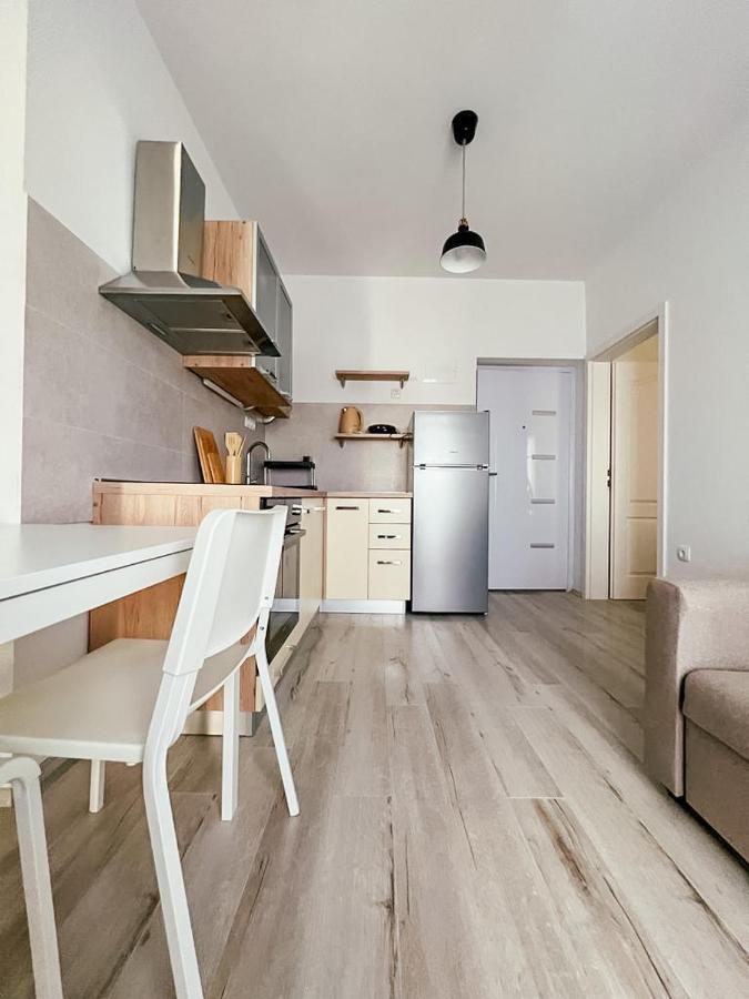 Apartments Happy Sukosan Exterior photo